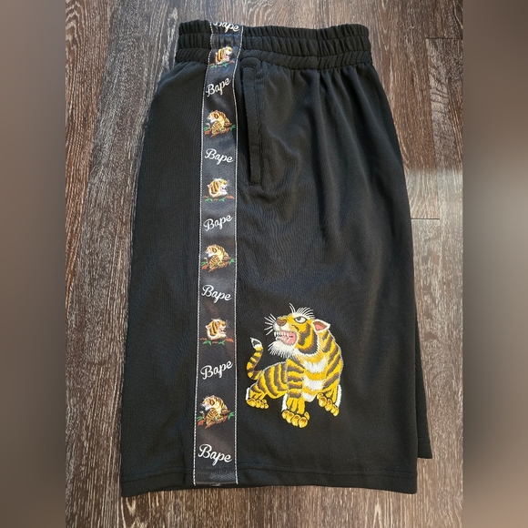 Bape Tiger Shorts Bape100% authentic size  2XL - Picture 2 of 10